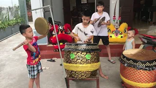 Tập đánh trống lân macao