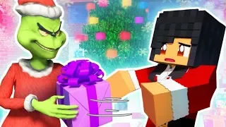 Stealing Aphmau’s Christmas - MINECRAFT PROP HUNT (Funny Moments)