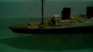 Потопление лайнера Queen Mary из пластилина.