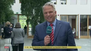 Gerd-Joachim von Fallois vor der Sommerpressekonferenz von Bundeskanzlerin Angela Merkel am 28.08.20