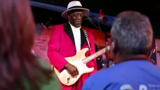 Buddy Guy performs at Buddy Guy's Legends