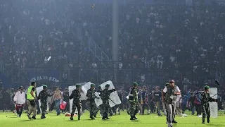 At least 129 dead in Indonesia football stadium riot and stampede • FRANCE 24 English