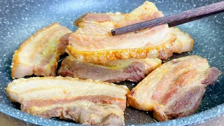 If you want to eat crispy pork belly, you don’t need to buy it. I will teach you how to make it