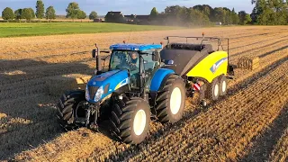 Stro persen en opladen met New Holland. Noordam- Ten Have bij Schutte en Haijenga Termunten.