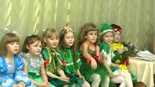 Новогодний утренник 2015 (выход Бабы Яги и Кота)