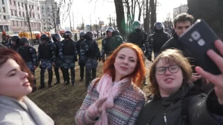 Молодежь на митинге "Он нам не Димон"