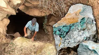 Copper. Manual extraction in an abandoned mine and visit to its mouths