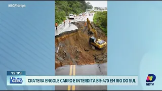 Cratera 'engole' carro e interdita BR-470 em Rio do Sul