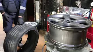 Fitting a 285 35 22 tire on a fresh painted wheel