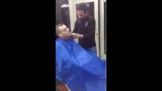 парикмахер не выдержал