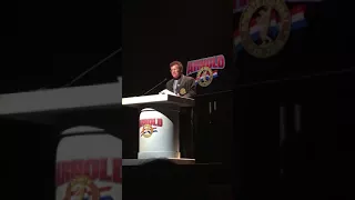 Dr Robert Goldman accepts The Arnold Classic Lifetime Achievement Award