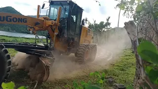 clearing road around the lake, grader clg 4165 liugong