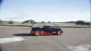 Uncut BMW S1000RR vs Bugatti Veyron Vitesse rolling start exterior view