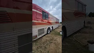Diamond Rio and Nitty Gritty Dirt Band old Tour Bus "Wombat" #countrymusic #legends #loveyourjourney