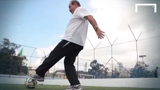 He's still got it! Rivelino shows off his 'elastico'