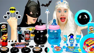 Blue Food vs Black Food Challenge 블루 블랙 푸드 챌린지Elsa Frozen vs Batman Mukbang SWEET EAT