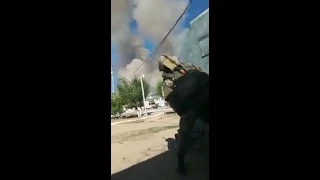 АРЫС: ВОЕННЫЕ СПАСАЮТСЯ ОТ ВЗРЫВОВ!!!