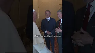 Pope Francis meets with Sylvester Stallone and his family #shorts #popefrancis