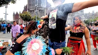 TWO LADY SPIRITUAL CLEANSING (Let's double it up!) 🧹🧼 LIMPIA in MEXICO CITY Centro Zocalo 🇲🇽