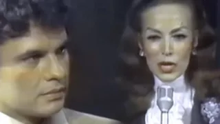 "Donde estoy yo, está suerte" María Félix con Juan Gabriel.