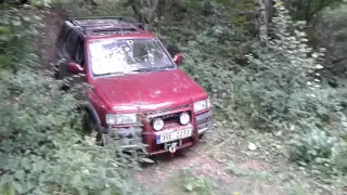 Opel Frontera B vs Suzuki Samurai