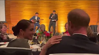 Everyone's DARLINGS! Charming Serenade to Prince Harry and Duchess Meghan in Canada!! Loving Pair!