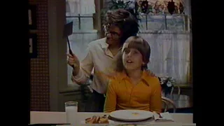 1980 Swift Sizzlean "Move over bacon, Sizzlean's meatier" TV Commercial