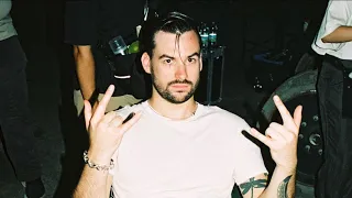 Ross Macdonald being Ross Macdonald