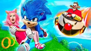 Sonic the Hedgehog salva Amy Rose nella Vita Reale!