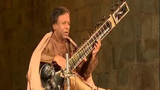 Ustad Zakir Hussain ji and Ustad Shahid Parvez khan ji at qutum minar