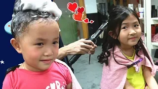 理髮店剪頭髮和做造型（日常）Jo親子互動 趣事~Kids Go Hair Salon for a Haircut！So Much Fun~