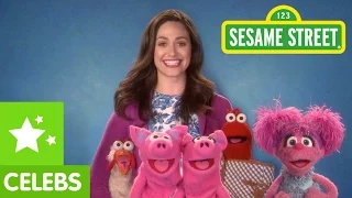 Sesame Street: Abby and Emmy Rossum Stay Focused!