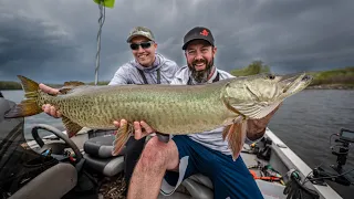 JAW DROPPING MUSKY ACTION (Unbelievable)