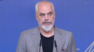 Rama shtron iftar për besimtarët myslimanë: Zoti na pjektë me hajër, paqe drejt Bajramit!