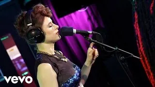 Kiesza - La La La (Naughty Boy ft Sam Smith cover in the Live Lounge)