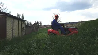 Magas gazvágás, elszakadt a vágóasztal ékszíj. Tall grass mower. Mower deck belt torn.