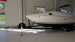 Sea Ray 240 Sundancer, Walk Around Video