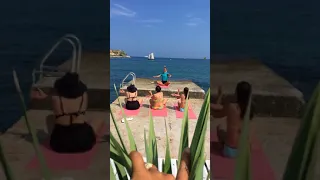 Йога на берегу моря в парк-отеле "Песочная Бухта"