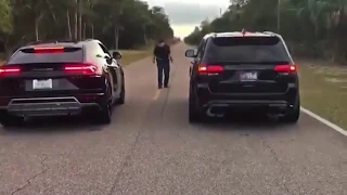 Lamborghini Urus vs Jeep Trackhawk!