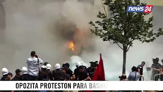 Hidhet molotov, marrin flakë pemët para bashkisë, policia reagon menjëherë dhe...