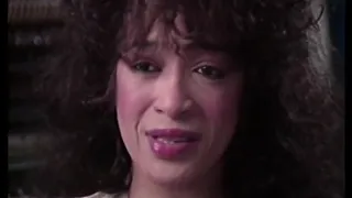 RONNIE SPECTOR - Recording Walking in the Rain with Phil Spector