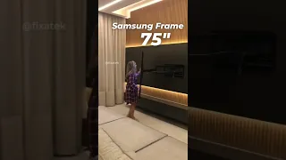 Articulação de 180 graus dessa TV Samsung The Frame de 75 polegadas com suporte com braço de 1 metro