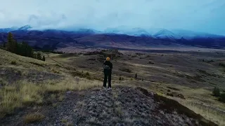 Республика Алтай . Чуйский тракт осенью, съемка с квадрокоптера