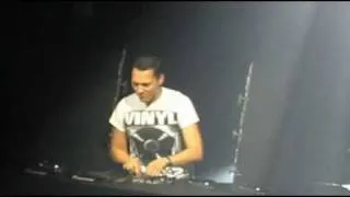 Tiesto Sasazu Prague 2010.avi