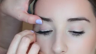 How To Put Fake Eyelashes On Someone Else (PRO TIPS)