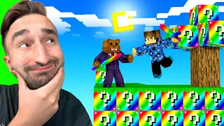Rainbow Lucky Block Skywars In Minecraft