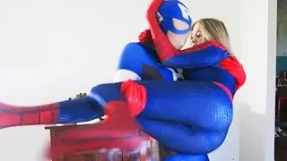 SPIDERMAN vs CAPTAIN AMERICA Battle - Superheros IRL (SPIDERGIRL)