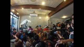 Dilaw - Uhaw (live at Jess and Pat's)