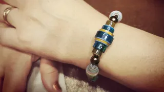 Créer un bracelet Ultra simple avec vos vieux calendriers