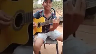 Menino canta Zezé Di Camargo e luciano